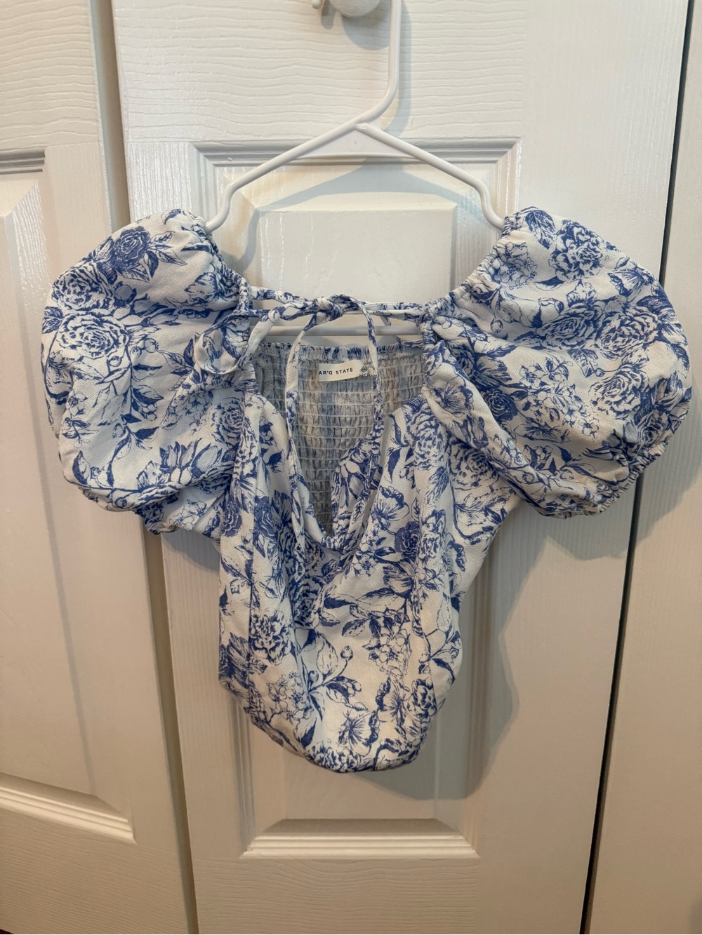 Altar'd State White and Blue Floral Puff-Sleeve Blouse